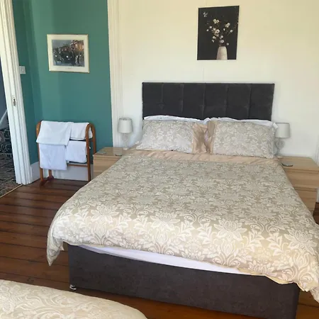 The Townhouse B And B Free Continental Breakfast Included-3